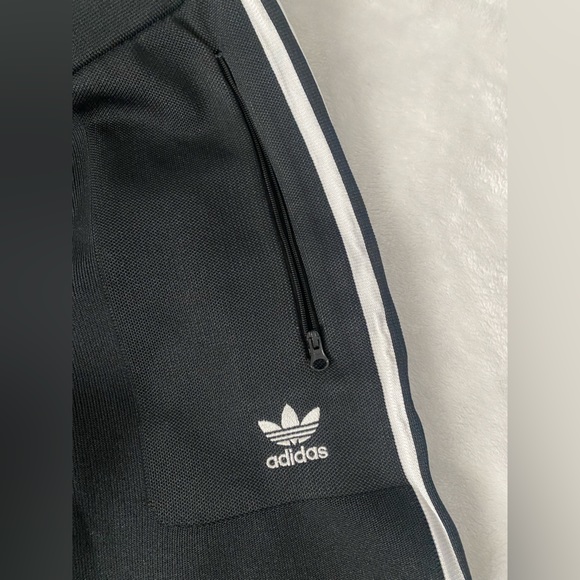 Adidas textured joggers - Picture 4 of 7